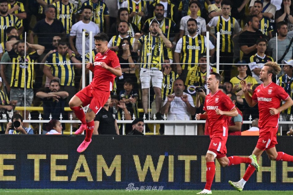 快速反击往 快速反击往